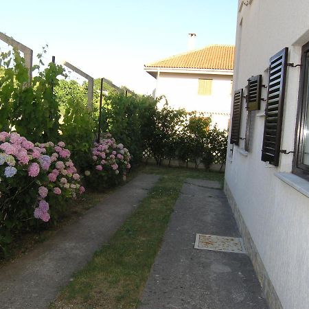 Apartments Mari With Terrace Baska  Bagian luar foto