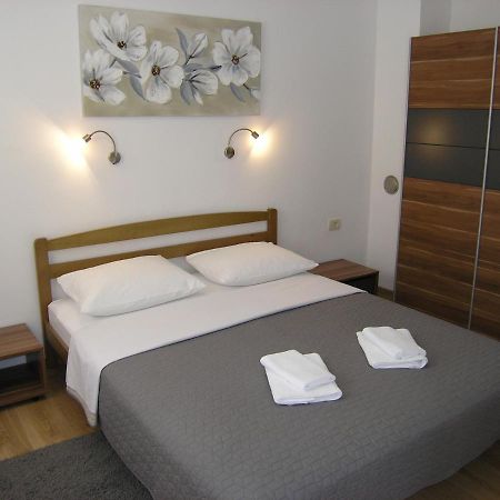 Apartments Mari With Terrace Baska  Bagian luar foto