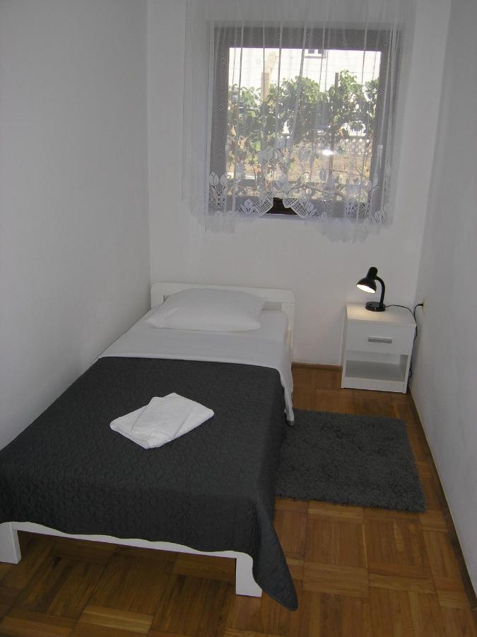 Apartments Mari With Terrace Baska  Bagian luar foto
