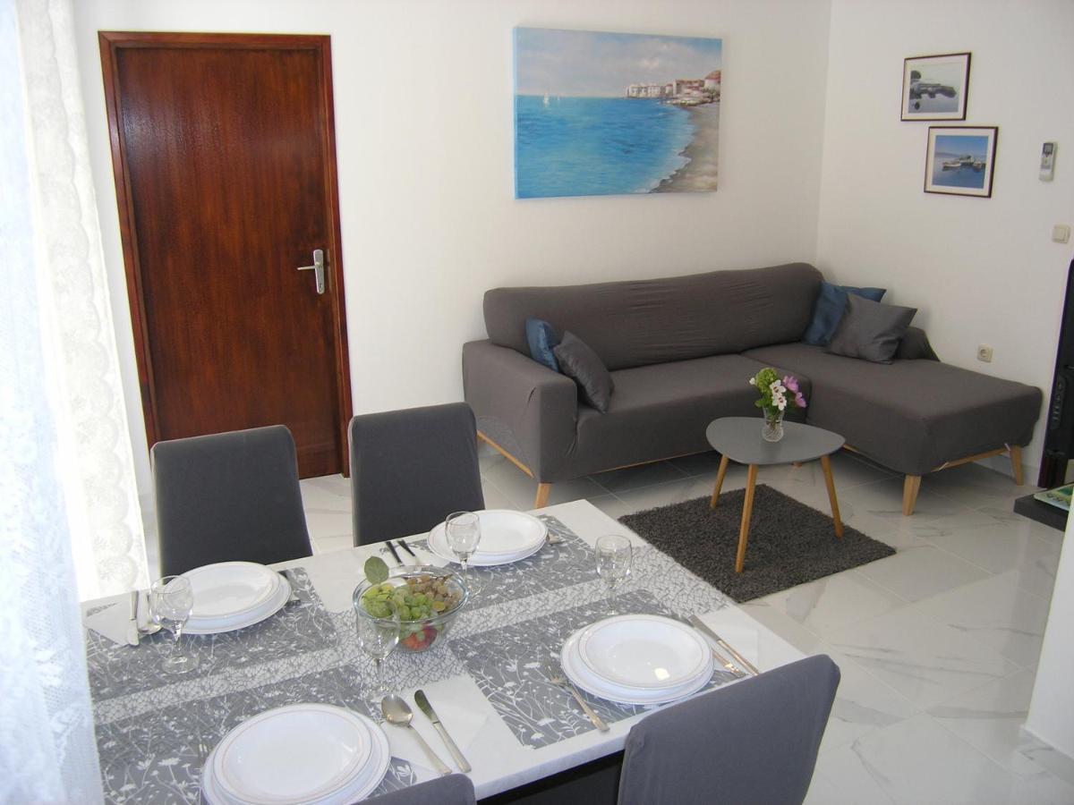 Apartments Mari With Terrace Baska  Bagian luar foto